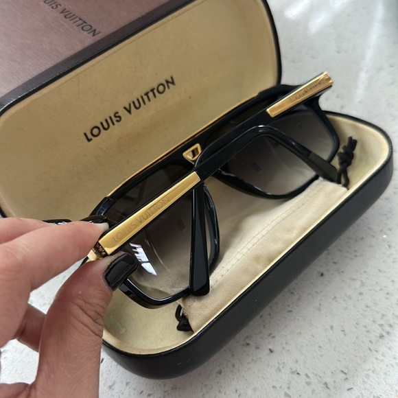 authentic Louis Vuitton, millionaire sunglasses. these are Unisex - Picture 3 of 5